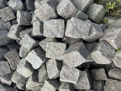 Meget fine brugte chaussesten, gr med rde nister.